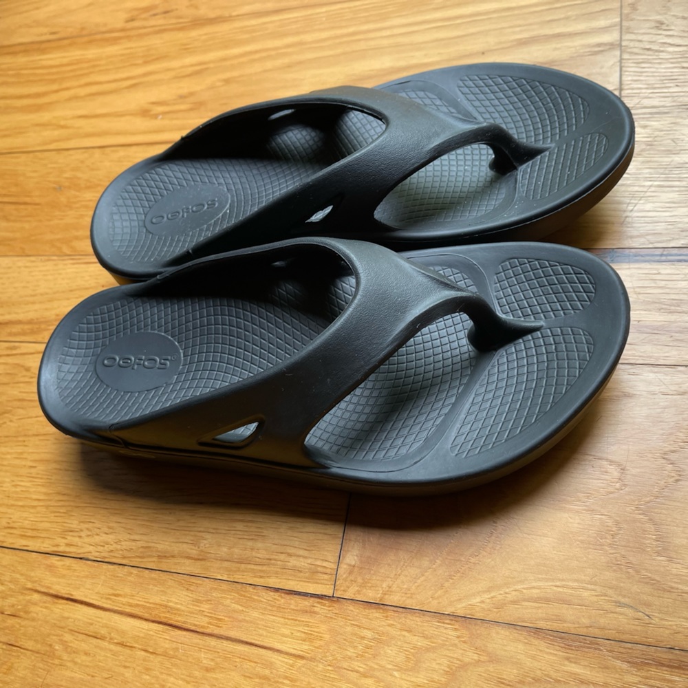 Black Oofos Sandals
